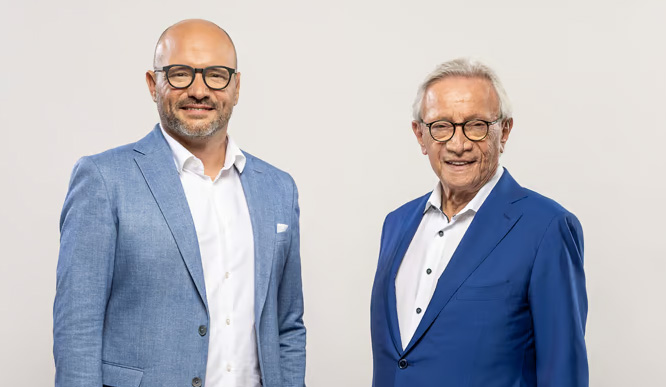 Wir übernehmen Ihr Unternehmen 1 Binder Optik vlnr Dominic Baur Helmut Baur Maks Richter.png 1 Binder Optik